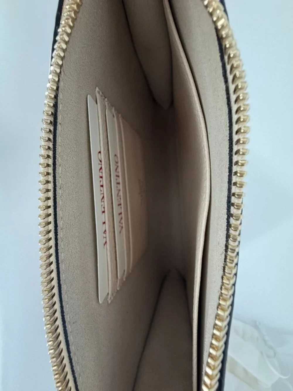 Valentino Garavani Rockstud Wristlet Pouch in Pebbled Calfskin